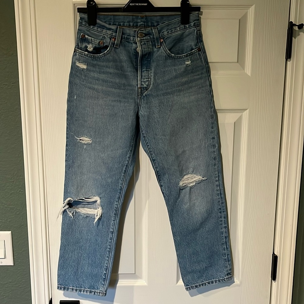 Levi’s 501 Cropped Distressed Jeans Size 27